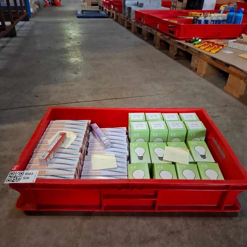 Ca. 105x Diverse halogeen lampen o.a. Fenon – kavel bij Onlineveilingmeester, Winsum