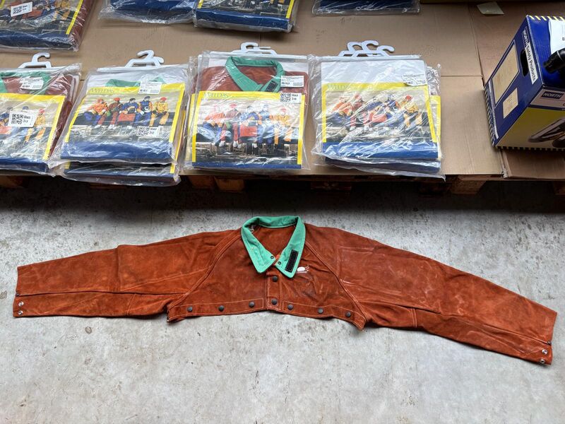 2x Laslap/schouderstuk, maat M, Weldas, cape sleeves 44-7800 – kavel bij Onlineveilingmeester, Winsum