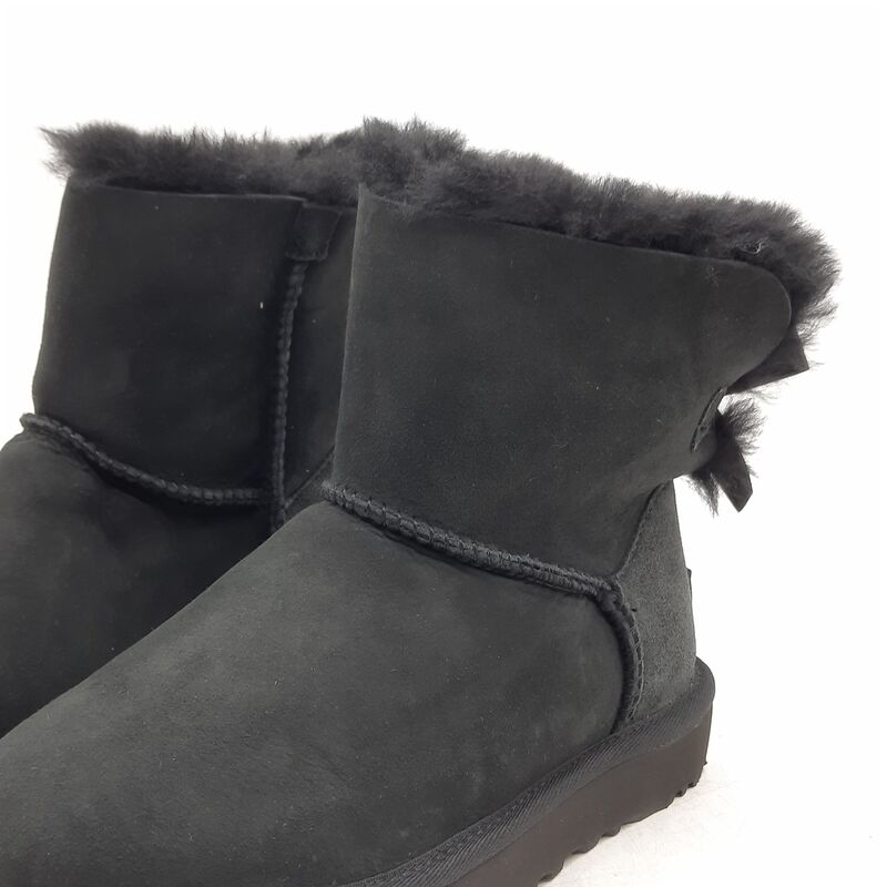Paar schoenen, maat 37, UGG, 1016501 – foto 3 – kavel bij Domeinen Roerende Zaken, Groningen