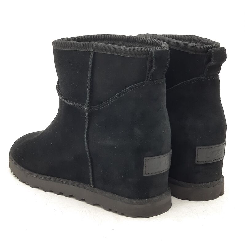 Paar schoenen, maat 38, UGG, 1104609 – foto 6 – kavel bij Domeinen Roerende Zaken, Groningen