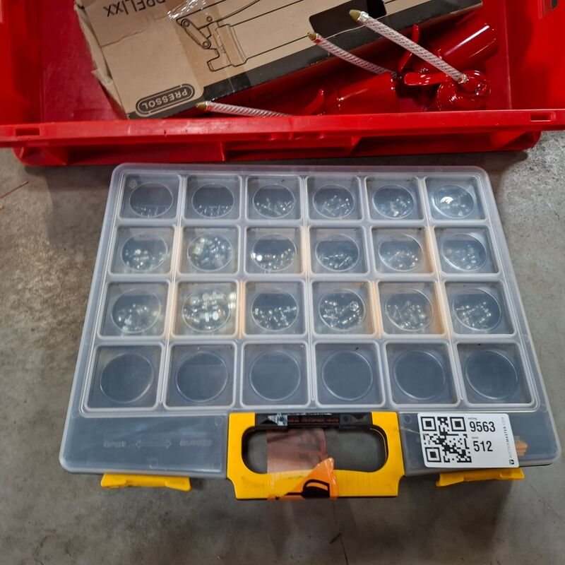 2x Vetspuit met diverse vetnippels in assortimentbox – foto 5 – kavel bij Onlineveilingmeester, Winsum