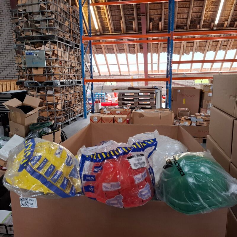 Ca. 108x Diverse bouwhelmen o.a. North, Deltaplus – kavel bij Onlineveilingmeester, Winsum