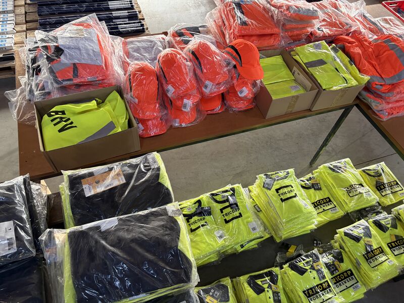 Ca. 275x Diverse reflecterende werkkleding, O.a. Tricorp – foto 9 – kavel bij Onlineveilingmeester, Winsum
