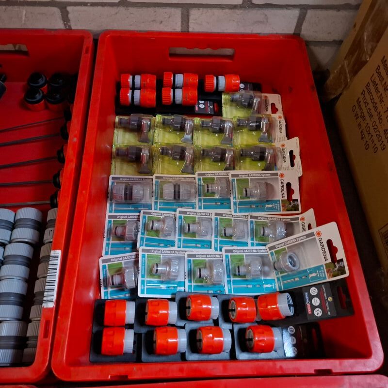 Assortiment waterkoppelingen o.a. Gardena – foto 3 – kavel bij Onlineveilingmeester, Winsum