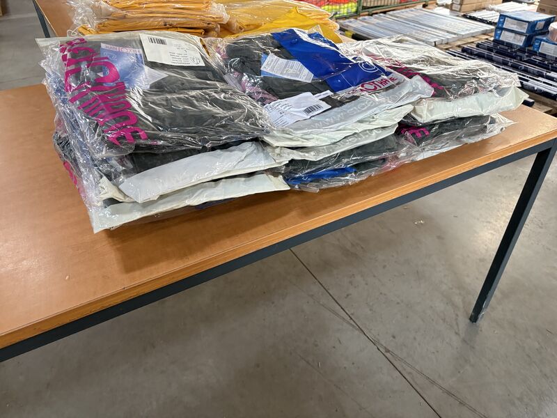 Ca. 170x Diverse regenkleding o.a. Flexothane – foto 7 – kavel bij Onlineveilingmeester, Winsum