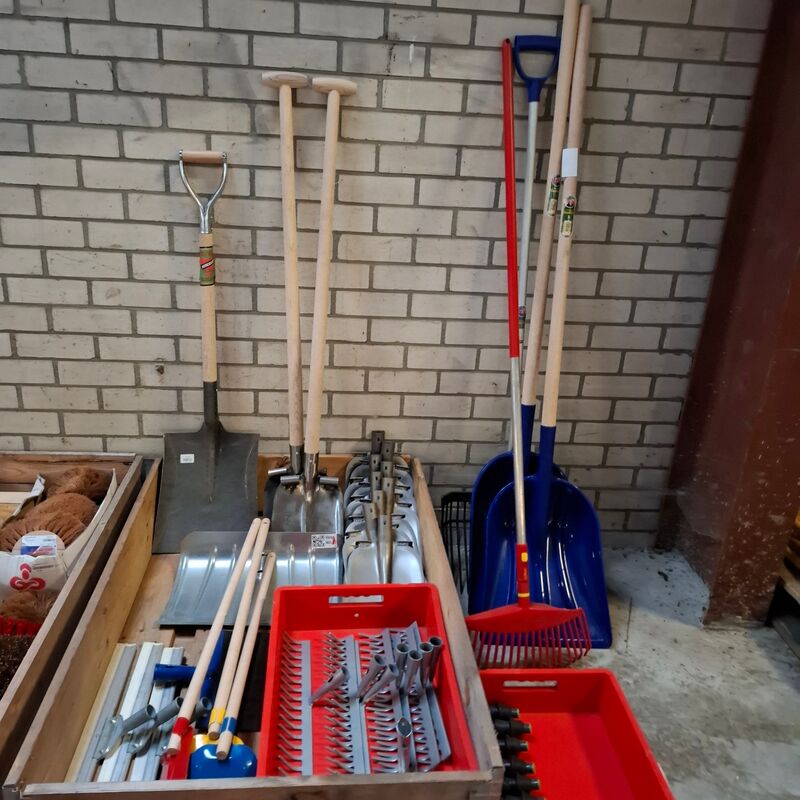 Assortiment tuinbenodigdheden – foto 2 – kavel bij Onlineveilingmeester, Winsum