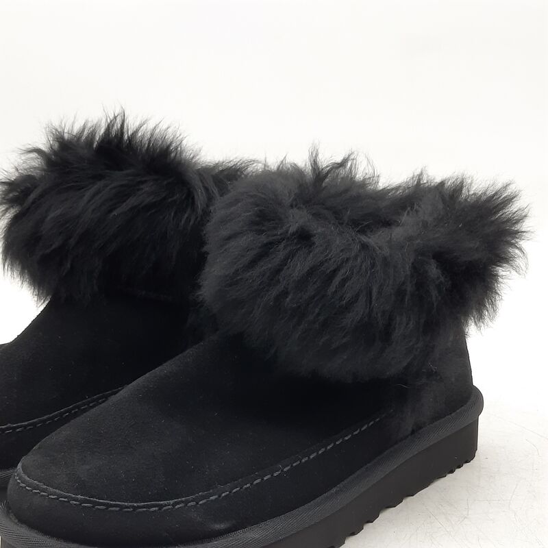 Paar schoenen, maat 37, UGG, 1173832 – foto 3 – kavel bij Domeinen Roerende Zaken, Groningen