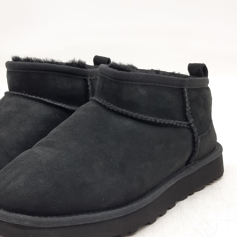 Paar schoenen, maat 37, UGG, 1116109 – foto 3 – kavel bij Domeinen Roerende Zaken, Groningen