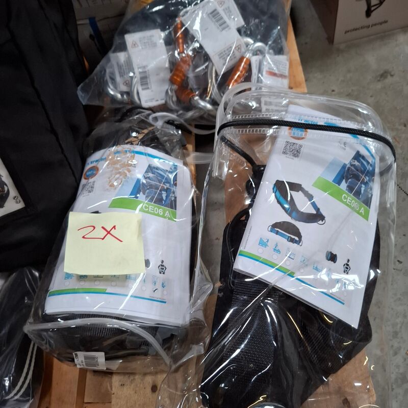 Ca. 34x Diverse harnassen en toebehoren o.a. Petzl – foto 7 – kavel bij Onlineveilingmeester, Winsum