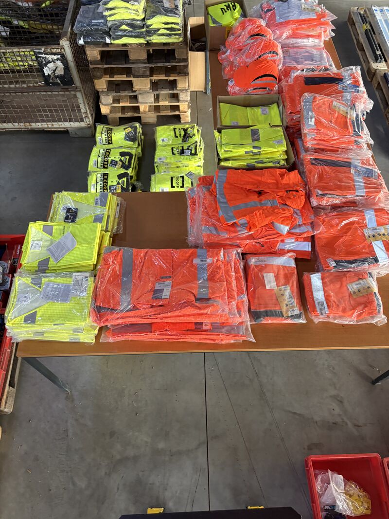 Ca. 275x Diverse reflecterende werkkleding, O.a. Tricorp – foto 3 – kavel bij Onlineveilingmeester, Winsum