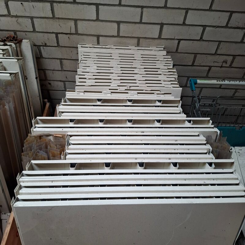Partij winkelstellingmateriaal – foto 9 – kavel bij Onlineveilingmeester, Winsum