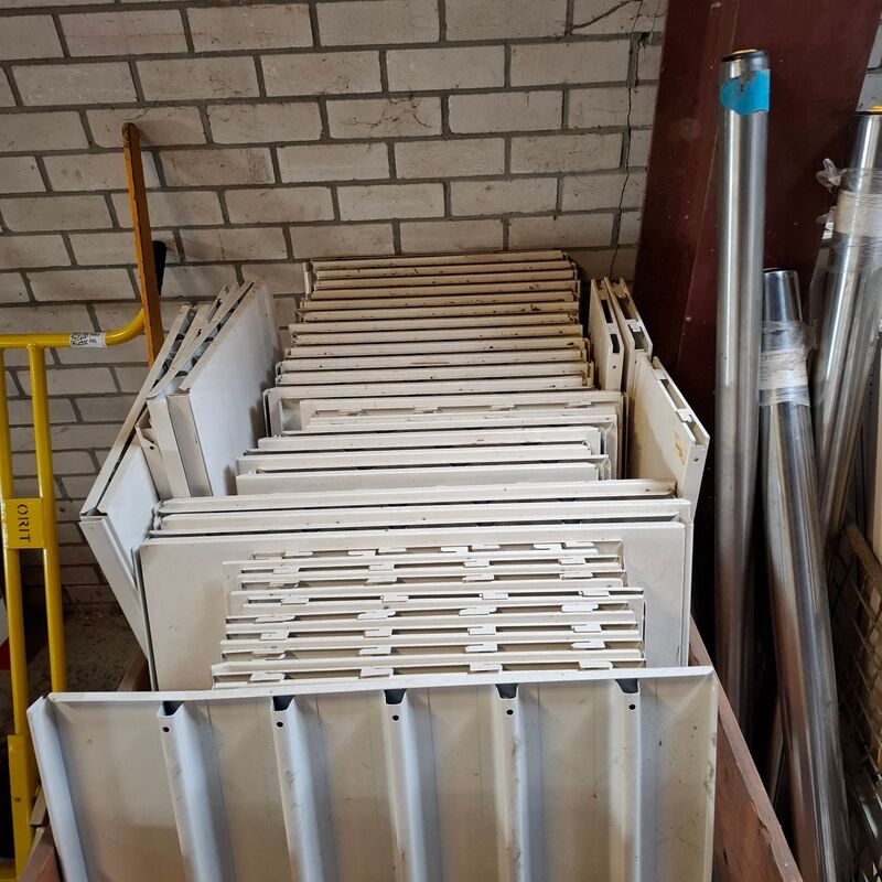 Partij winkelstellingmateriaal – foto 3 – kavel bij Onlineveilingmeester, Winsum