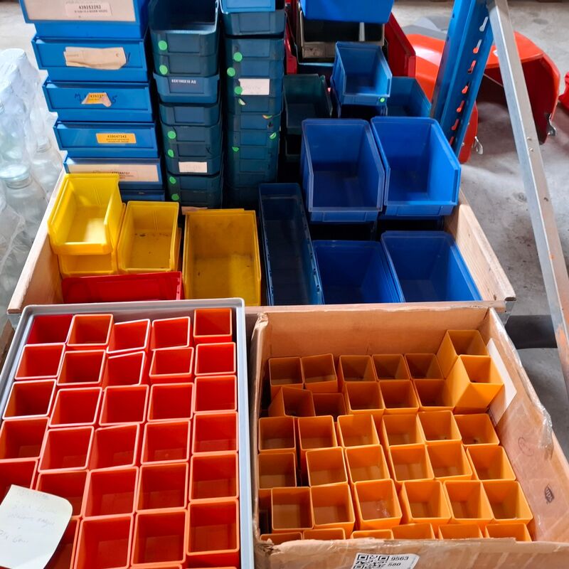 Ca. 385x Diverse magazijnbakken – foto 6 – kavel bij Onlineveilingmeester, Winsum
