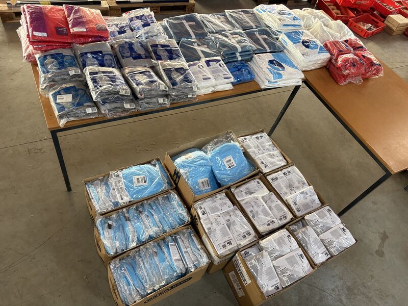 Partij diverse wegwerp werkkleding, O.a. Microgard, 3M – foto 4 – kavel bij Onlineveilingmeester, Winsum