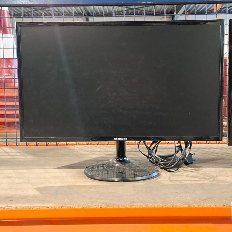 2x Monitor, Samsung & TFT – foto 2 – kavel bij Onlineveilingmeester, Heerenveen