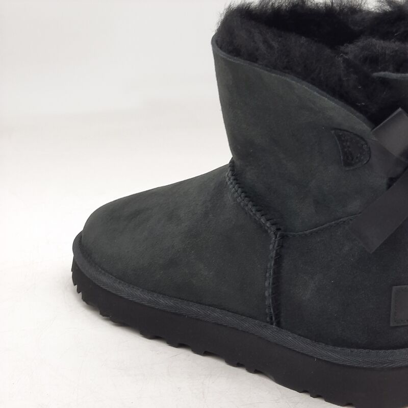 Paar schoenen, maat 37, UGG, 1016501 – foto 6 – kavel bij Domeinen Roerende Zaken, Groningen