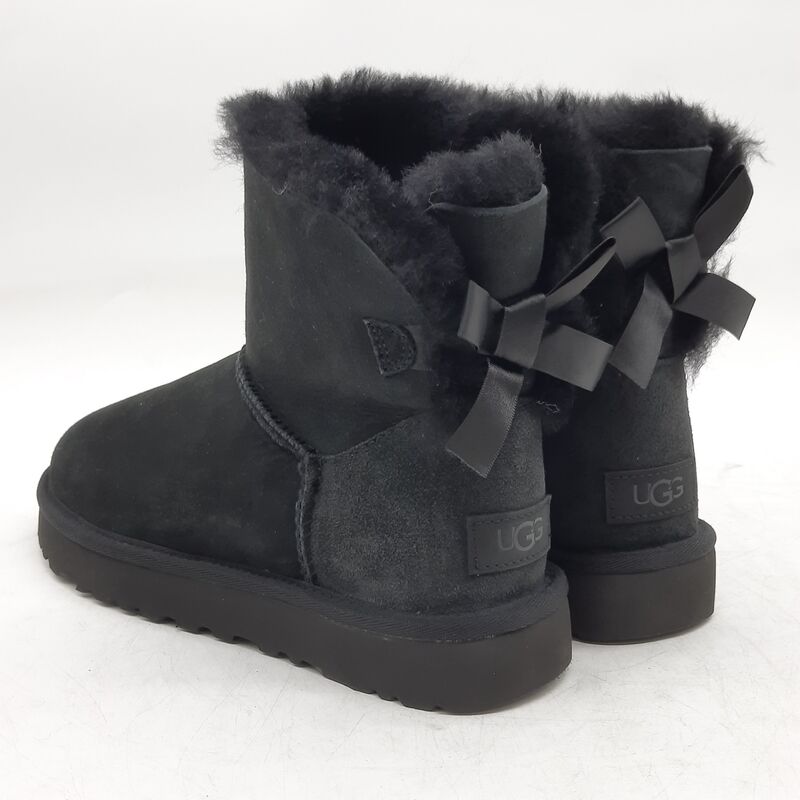 Paar schoenen, maat 37, UGG, 1016501 – foto 5 – kavel bij Domeinen Roerende Zaken, Groningen