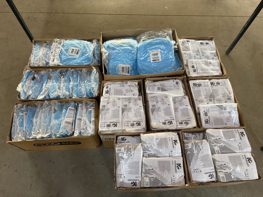 Partij diverse wegwerp werkkleding, O.a. Microgard, 3M – foto 10 – kavel bij Onlineveilingmeester, Winsum