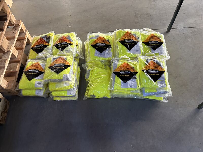 Ca. 230x Diverse reflecterende werkkleding o.a. Hydrowear – foto 8 – kavel bij Onlineveilingmeester, Winsum