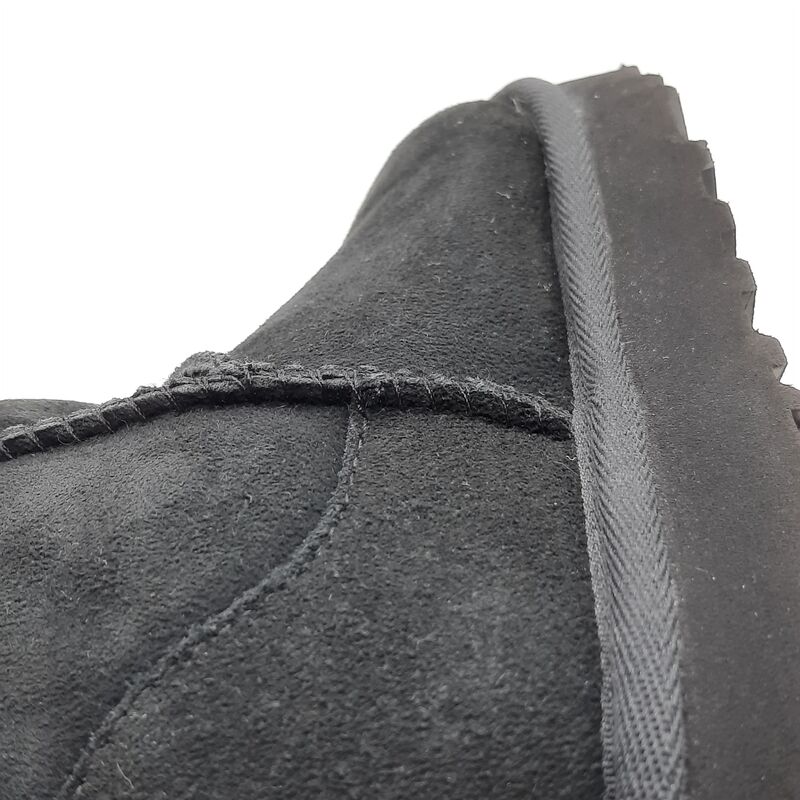 Paar schoenen, maat 37, UGG, 1116109 – foto 8 – kavel bij Domeinen Roerende Zaken, Groningen