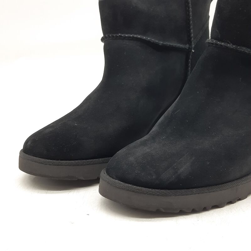 Paar schoenen, maat 38, UGG, 1104609 – foto 2 – kavel bij Domeinen Roerende Zaken, Groningen