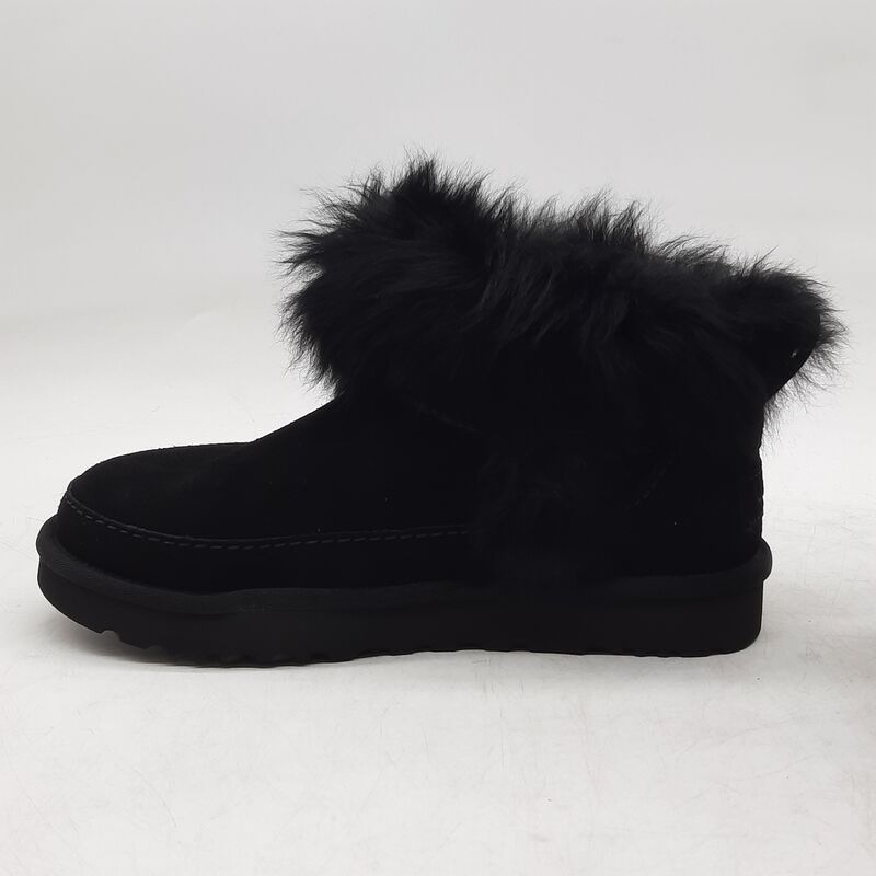 Paar schoenen, maat 37, UGG, 1173832 – foto 4 – kavel bij Domeinen Roerende Zaken, Groningen