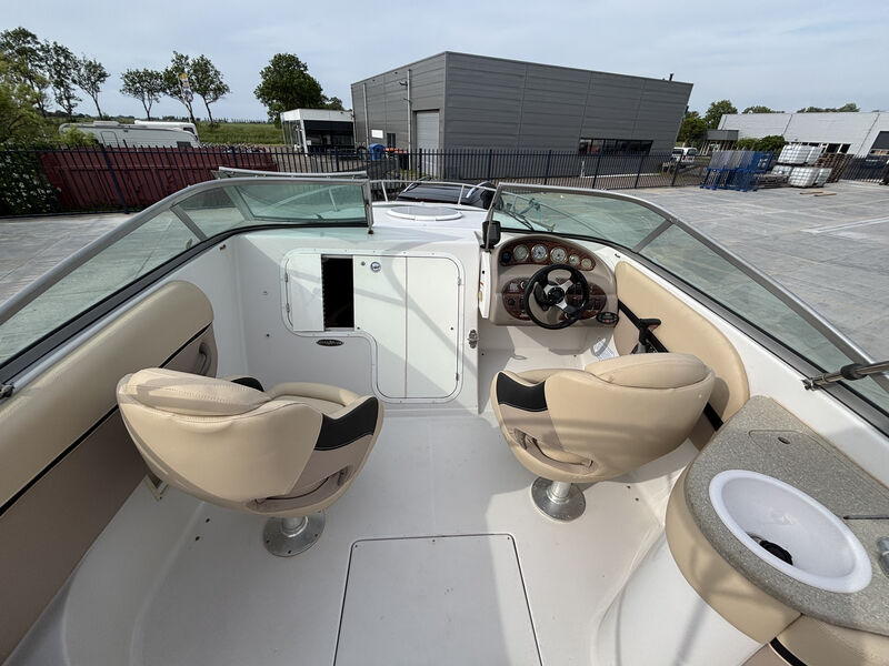 Boot met trailer, Four Winns, 230 Horizon, 2005 – foto 10 – kavel bij Onlineveilingmeester, Heerenveen