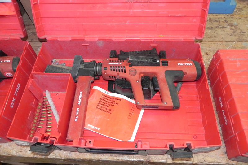 Plunjerschiethamer Hilti Dx 750 Met Nagelmagazijn In Kunststof Opbergkoffer Onlineveilingmeester Nl