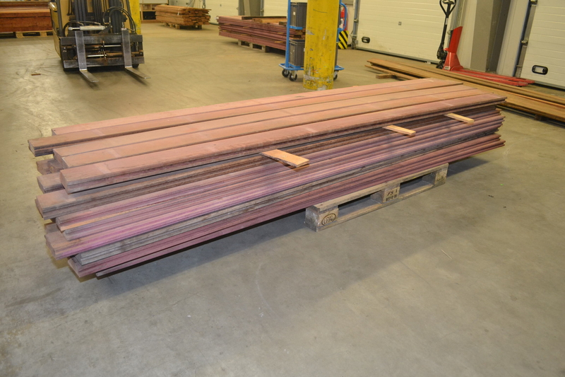 Ca. 40x Hout Purperhart, afm. lxbxh ca. 300x1.. Onlineveilingmeester.nl