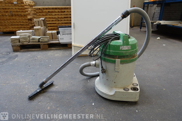 Construction vacuum cleaner Hitachi, WDE Onlineauctionmaster.com