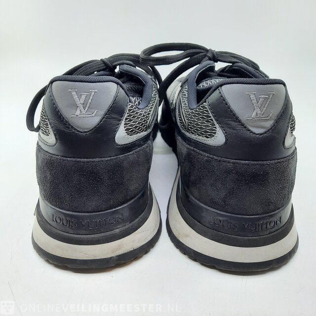 Pair of shoes, size 8 Louis Vuitton, GO 1201 » Onlineauctionmaster.com