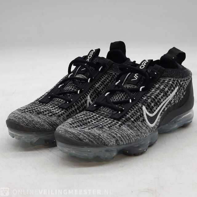 Pair of sneakers size 36 1 2 Nike Vapormax DH4088 001 Onlineauctionmaster