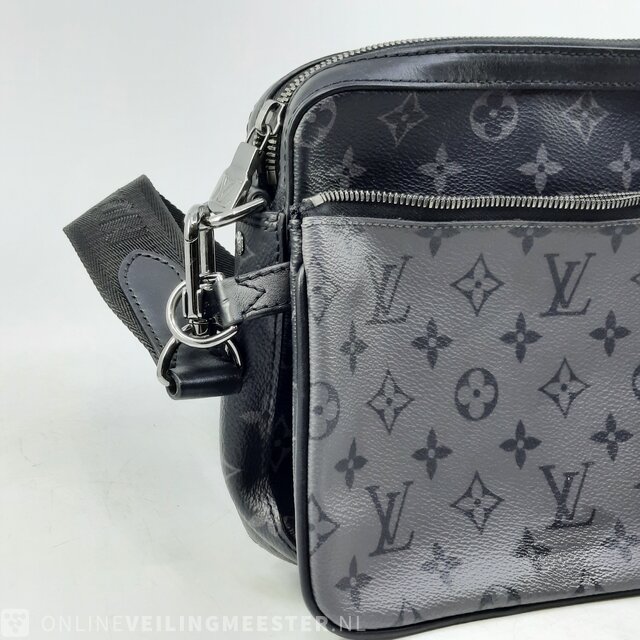 Louis Vuitton trio messenger schoudertas grijs