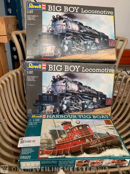 3x Revell model kit 2x Big Boy Locomotive 1x Harbour Tug Boat Onlineauctionmaster