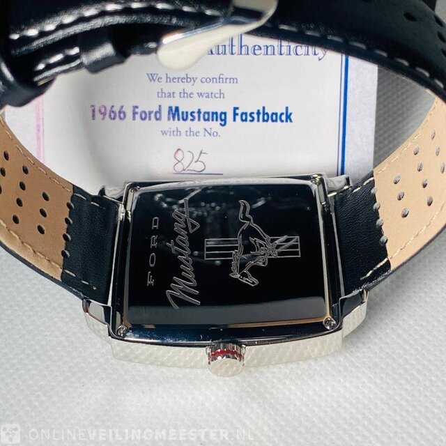 Ford discount mustang horloge