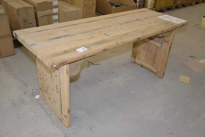 Tafel, oud chinees hout, gemaakt van oude deuren, afm. ca. 70x180 cm