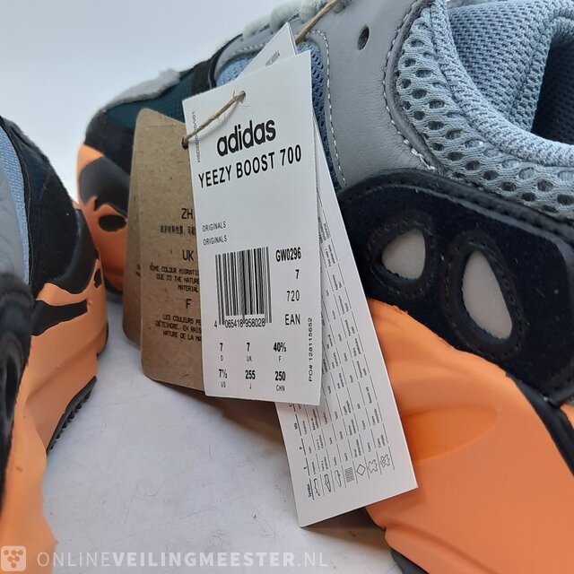 Adidas yeezy boost hotsell 700 v2 40