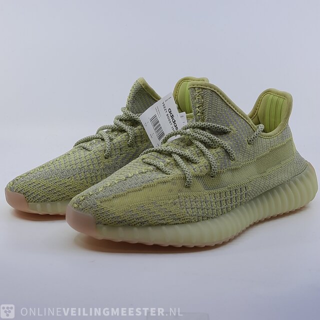 Paar sneakers maat 40 2 3 Adidas Yeezy Boost 350 V2 FV3250 Onlineveilingmeester